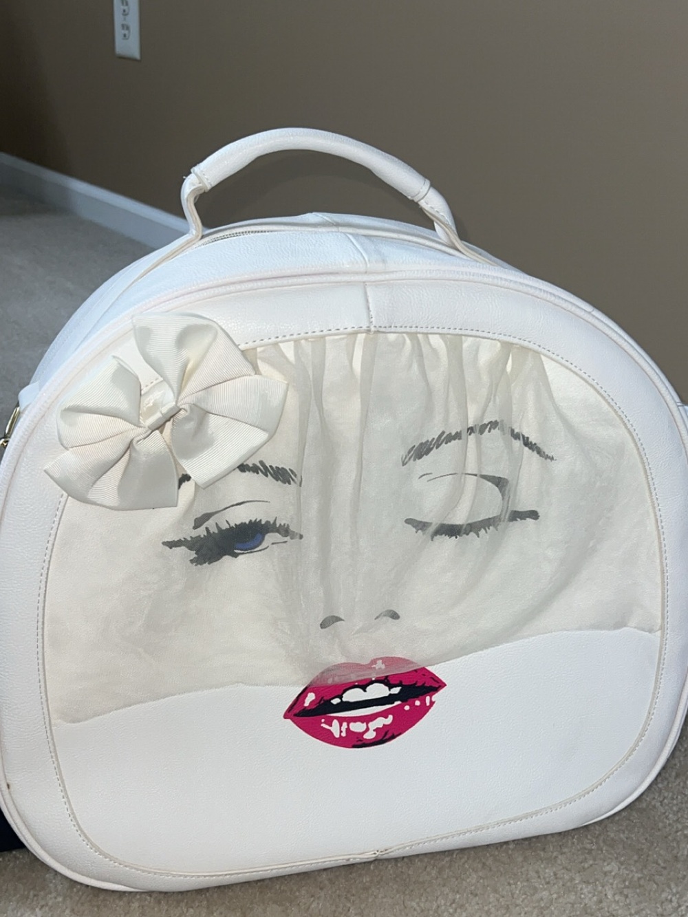 Betsy Johnson Marylin Monroe White Bridal Travel Bag with Bow and Veil